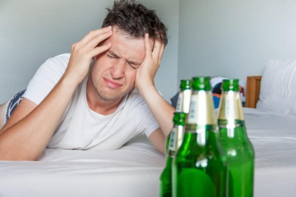 Cách xử lý cơn đau đầu sau khi uống rượu bia cùng Himana 0983 580 583